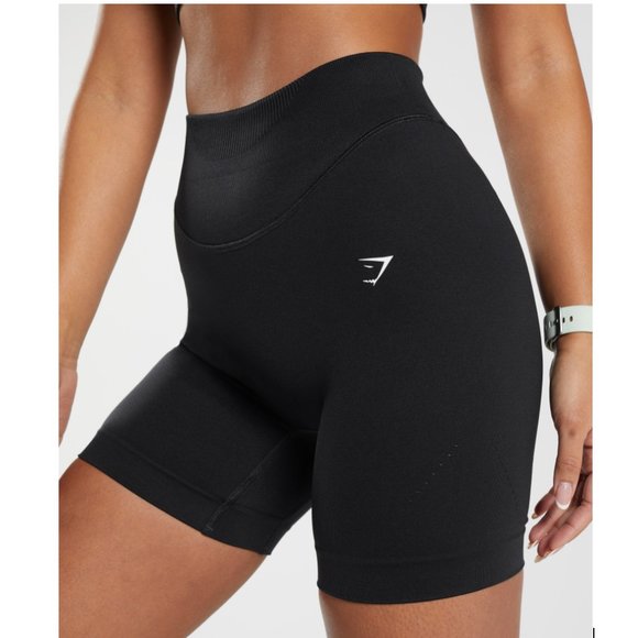 NWT GYMSHARK - SWEAT SEAMLESS SHORTS Body Fit - Picture 3 of 6